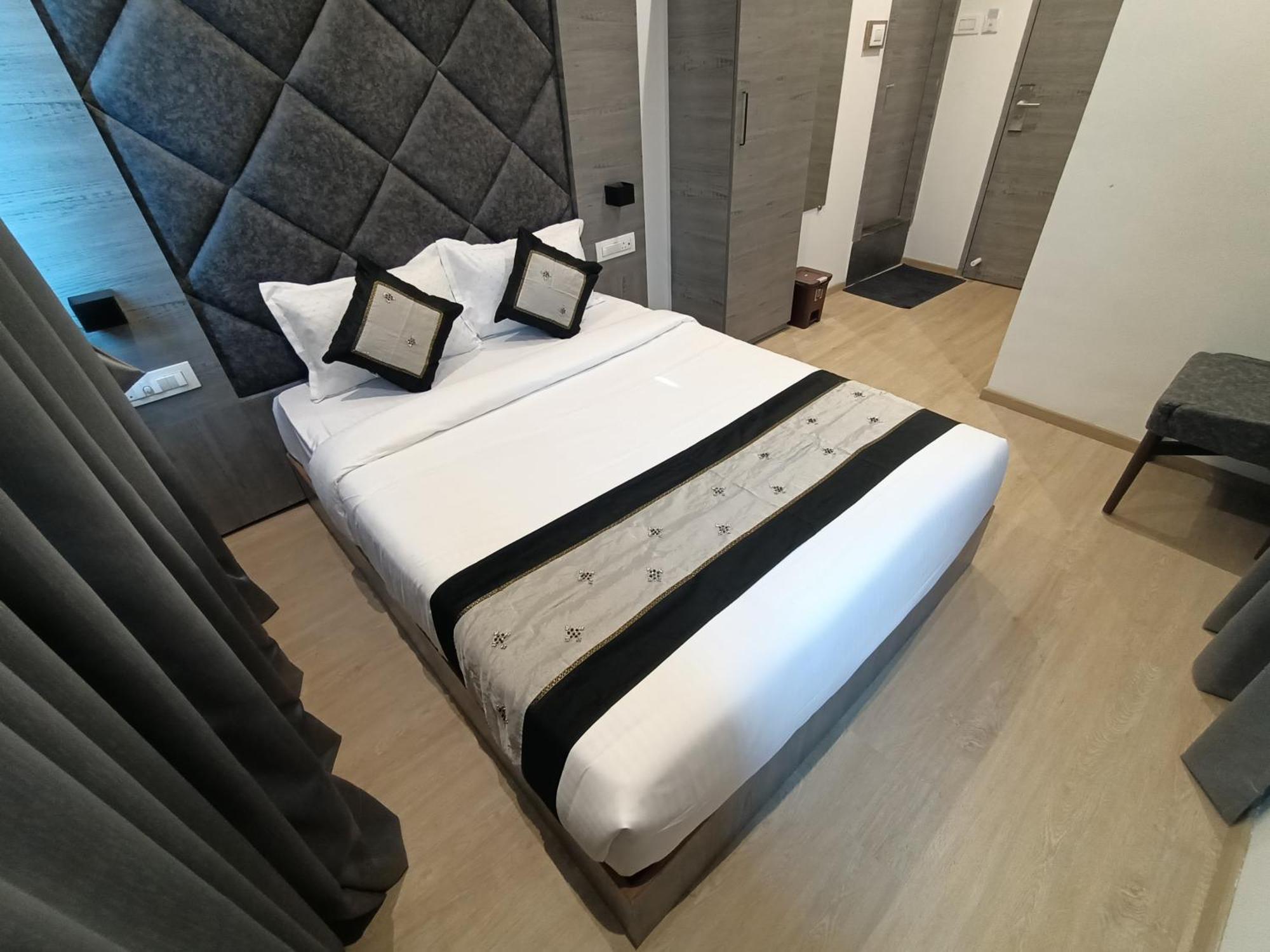 Hotel Beverly Palace Santacruz - Near Bkc - Mumbai Airport T1 Ngoại thất bức ảnh