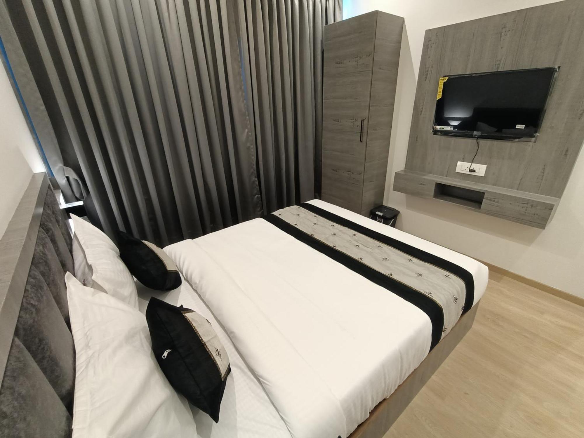 Hotel Beverly Palace Santacruz - Near Bkc - Mumbai Airport T1 Ngoại thất bức ảnh