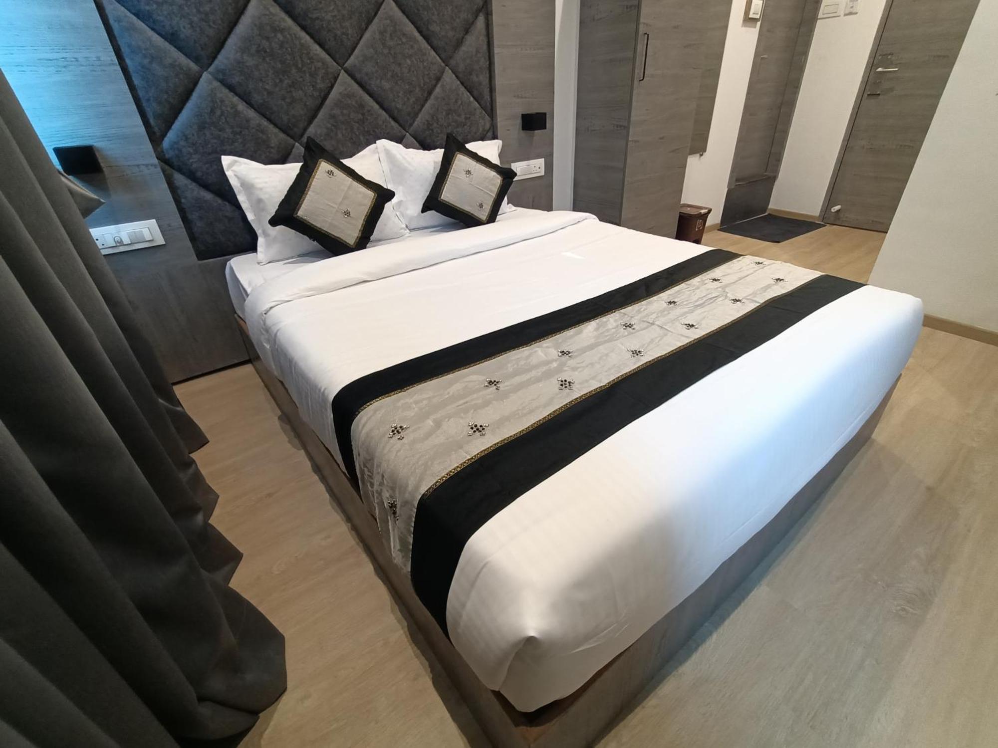 Hotel Beverly Palace Santacruz - Near Bkc - Mumbai Airport T1 Ngoại thất bức ảnh