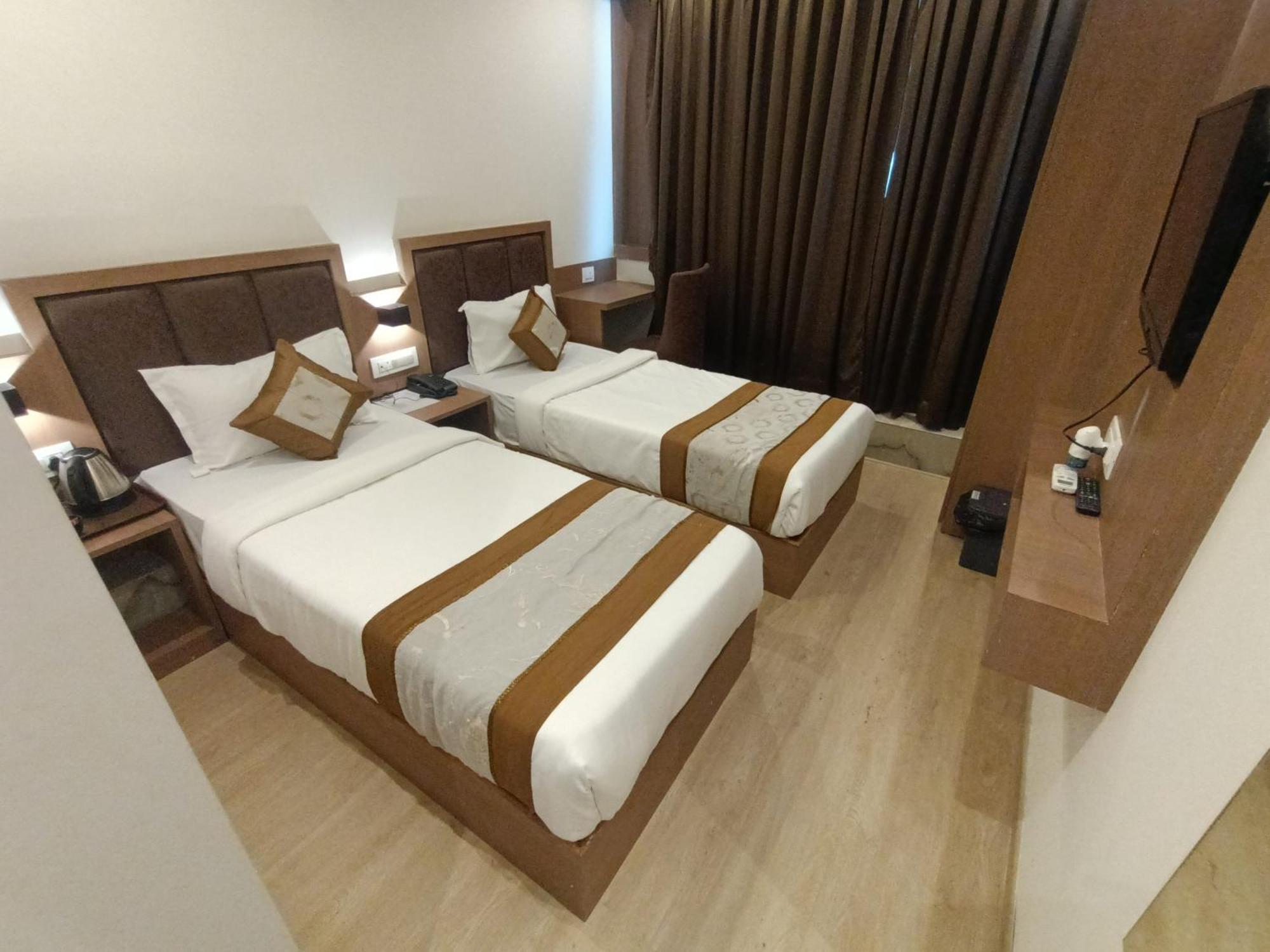 Hotel Beverly Palace Santacruz - Near Bkc - Mumbai Airport T1 Ngoại thất bức ảnh
