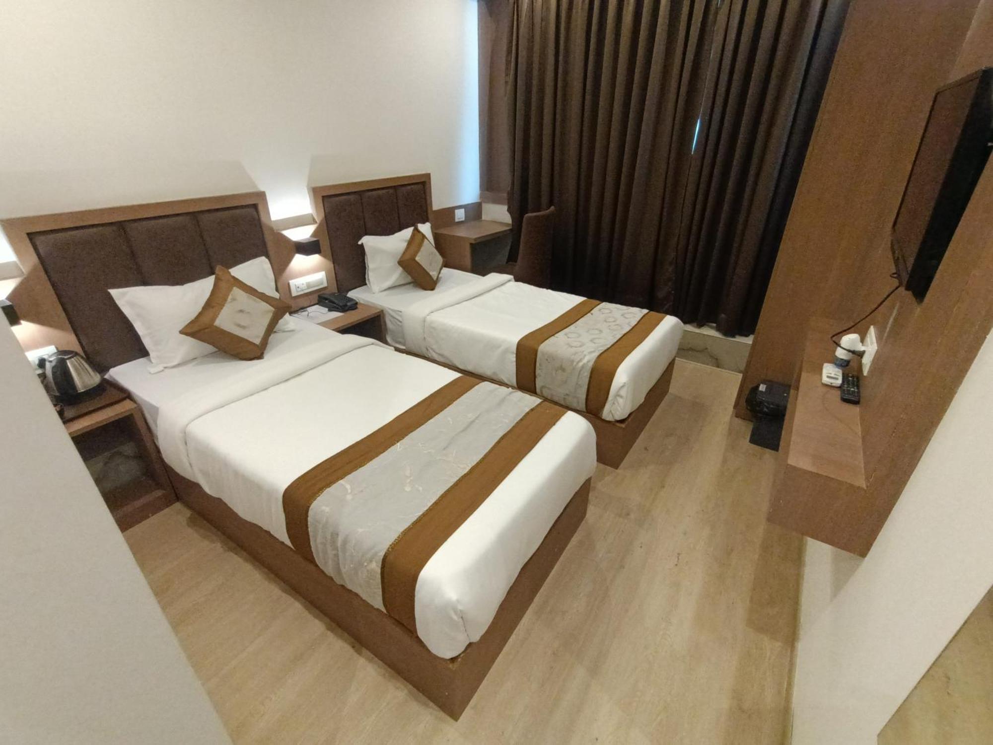 Hotel Beverly Palace Santacruz - Near Bkc - Mumbai Airport T1 Ngoại thất bức ảnh