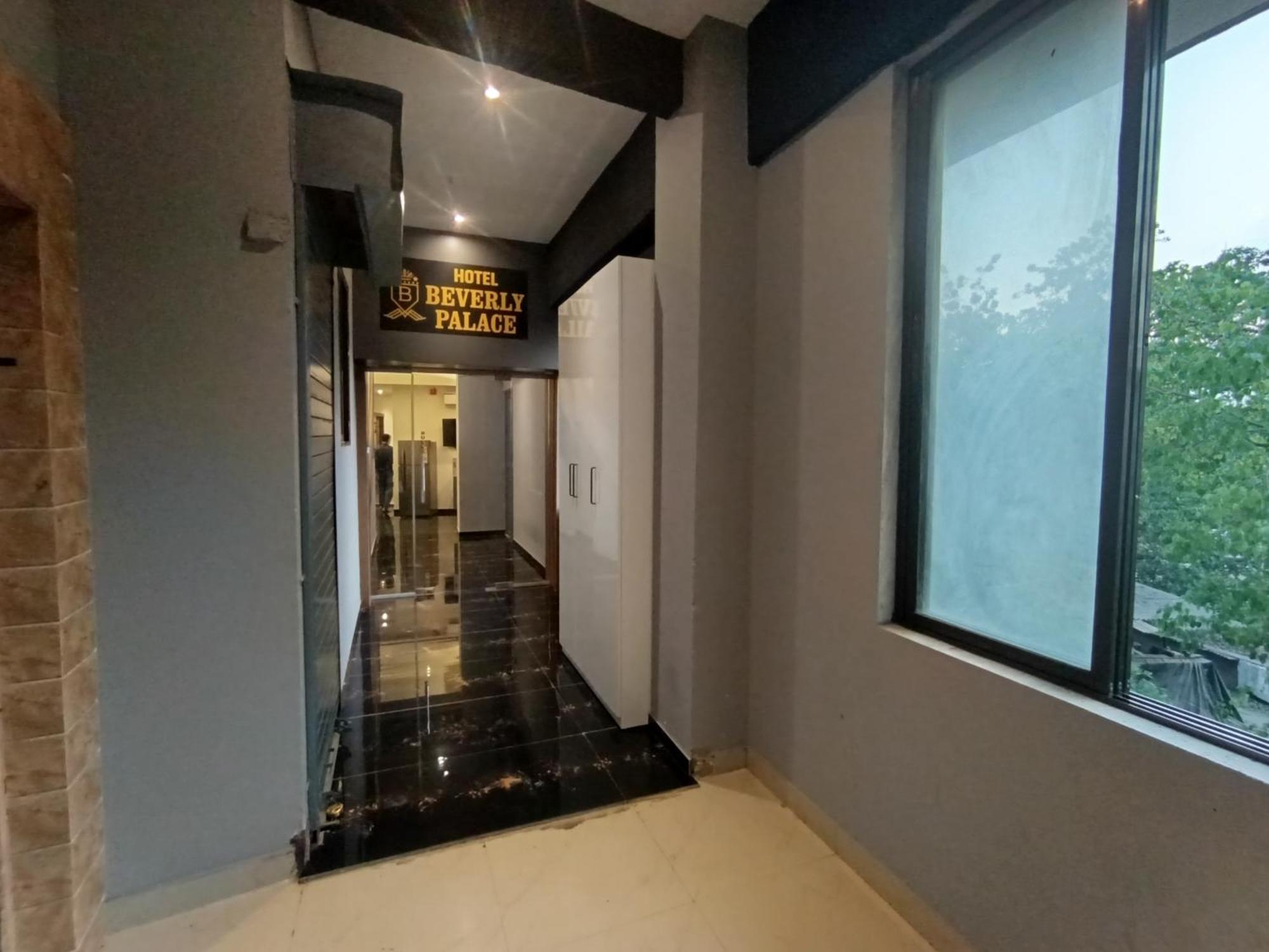Hotel Beverly Palace Santacruz - Near Bkc - Mumbai Airport T1 Ngoại thất bức ảnh